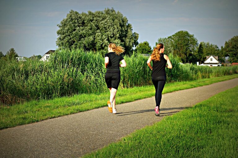 jogging, fitness, exercise, training, sport, outdoor fitness, healthy, running, jogger, woman, young, lifestyle, green fitness, green exercise, green training, green running, green healthy, green workout, green sports, green run, jogging, jogging, jogging, exercise, running, running, running, running, running